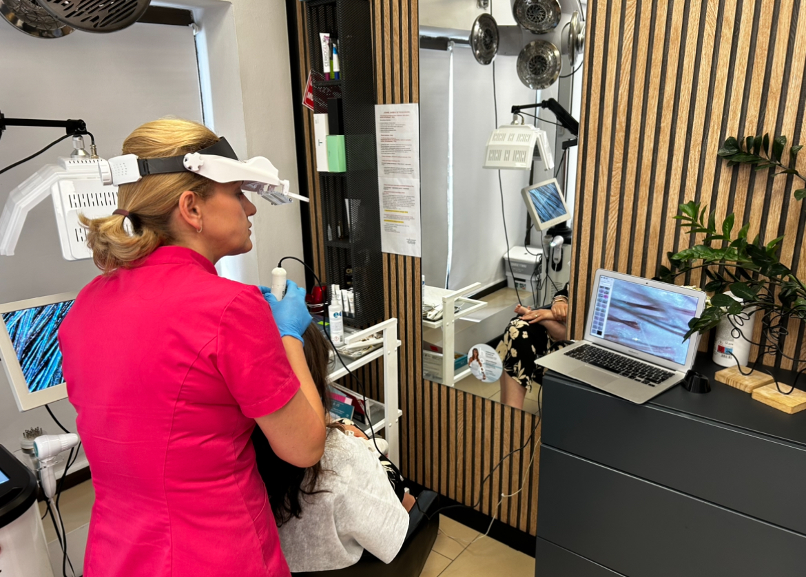 Diagnostyka trychologiczna w salonie Msalon